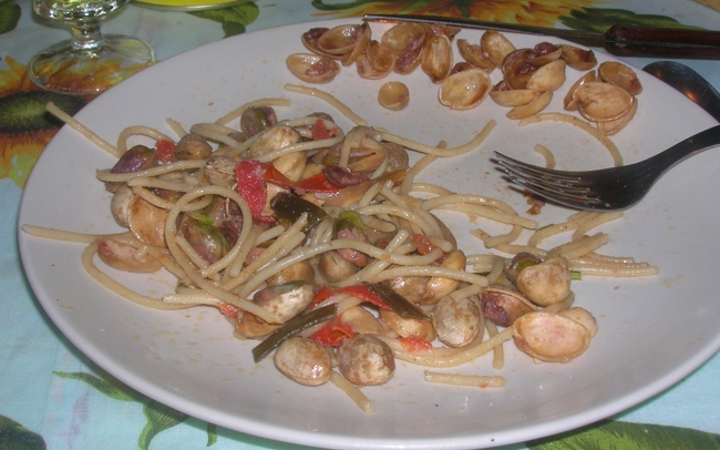 Spaghetti alle vongole felici - Vegan blog - Ricette ...