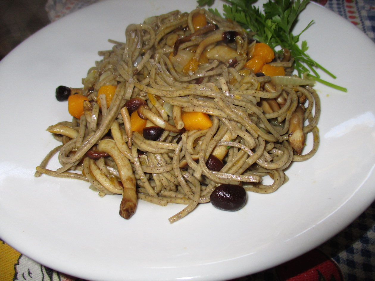 Spaghetti di canapa con pioppini vegan blog ricette for Ricette spaghetti