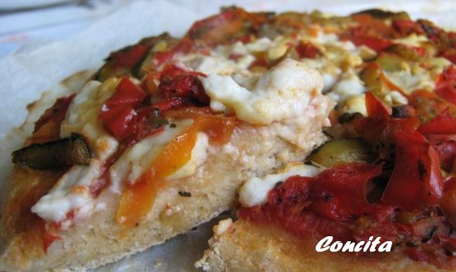 pizza-con-verdure-e-mozzarella-veg-semplice