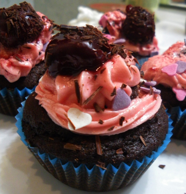 cherry cupcakes640
