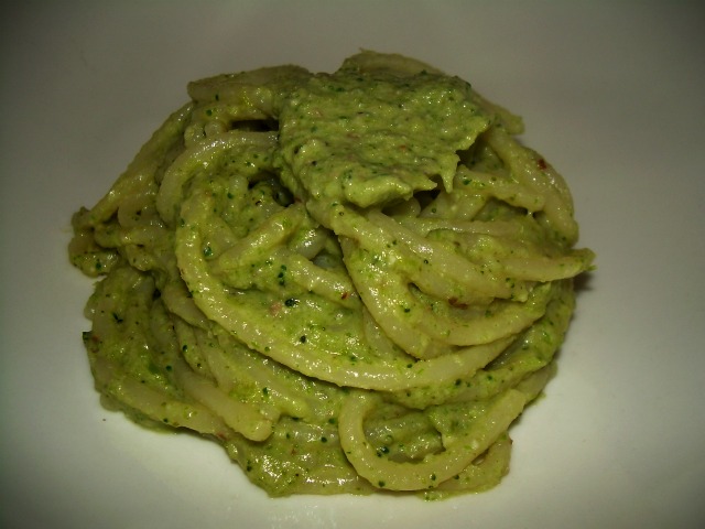 Raw Pesto Broccoli E Noci Veganblog Ricette E Prodotti Dal Mondo Vegan